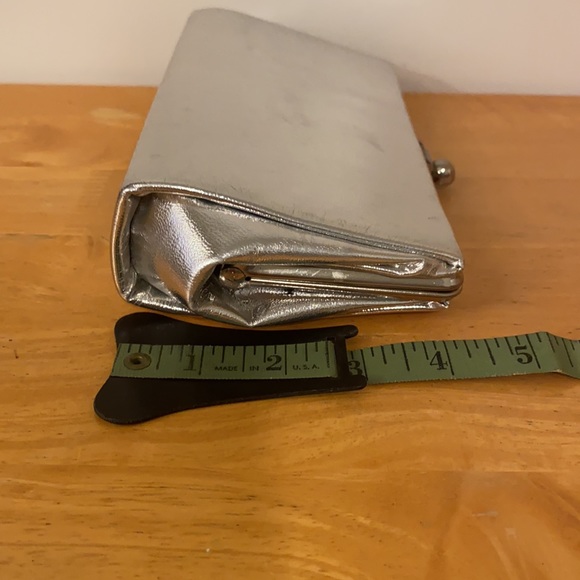 Shiny Silver Clutch Purse Vintage - Picture 6 of 9